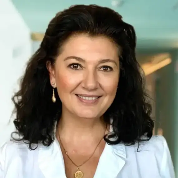 Dr. Szarka Bernadett